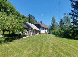 Holiday house Pr Robč, hotel a Bovec