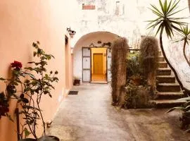 La Casetta Bianca, tipical Salento historic house