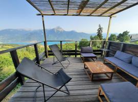 Chalet bioclimatique avec vue sur le lac de Serre Ponçon, chalet in Saint-Apollinaire