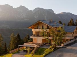 Holzhackerin - the charming Haus am Berg, hotell i Schladming