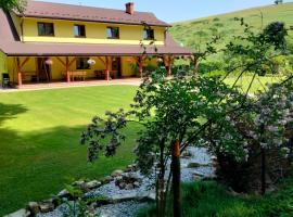 Cichy Zakątek, hotel em Ustrzyki Dolne