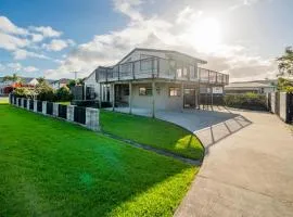 Seabreeze on Cook - Whitianga Holiday Home