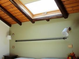 Da Laura, bed and breakfast a Brunate