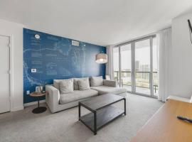 Awesome 2BR Condo @Beachwalk Resort W/Pool, hotel v destinaci Hallandale Beach