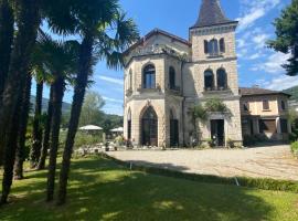 Castello mit Park: Ponte Tresa şehrinde bir daire