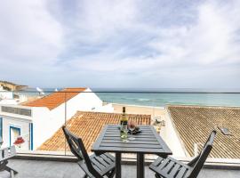 Frontline Seaview Apartment, hotell i Budens