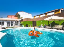 Paraíso en la Playa. Private Heated Pool, hotel amb piscina a La Estrella
