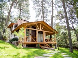 Cabañas La Vid Del Bosque, hótel í Tapalpa