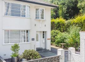 The Art Deco House, five-star hotel in Menai Bridge
