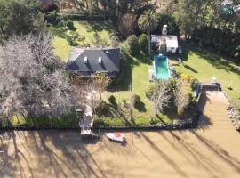 Villa Sophia del Delta (Cabañas en la Isla-Tigre), complejo de cabañas en Tigre