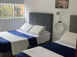 C HOTELERA REY.ES