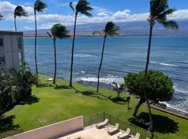 This place is different!! No Housekeeping Fees, Award winning! Oceanfront, View View!, apartment in Wailuku