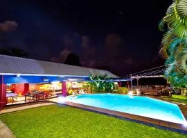 Retreat Seaside、ポートビラのホテル