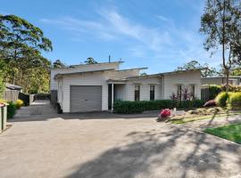 The Oasis of Calm by Experience Jervis Bay, holiday home in Huskisson