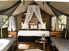 Paperbark Camp, курортний готель у місті Woollamia