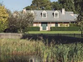 CLAYFIELD HOMESTEAD - rustic country accommodation