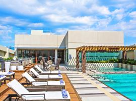 Holiday Inn & Suites Makati by IHG, hotel en Manila