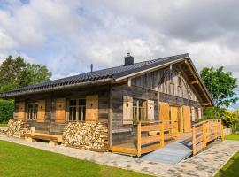 Chalet am Ölberg mit Badefass und Altholzsauna，瓦爾德明興的有停車位的飯店