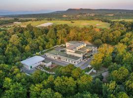 Chukhur Gabala Museum Hotel, hotel v destinaci Gabala