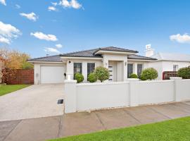 Central Warrnambool Townhouse, holiday home in Warrnambool