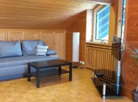 2-Zimmer DG-Apartment mit eigener Sauna, povoljni hotel u gradu 'Oberhaching'