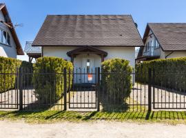 Holiday Houses Alana & Alva with Garden by Renters, hotell i Międzywodzie