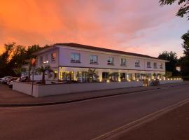 The Originals Boutique, Hôtel Lakeside, Biscarrosse , Lac, hotel v destinaci Parentis-en-Born