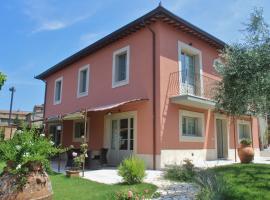 B&B Il Canto del Gallo, hotel v destinaci Casole dʼElsa