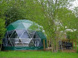 Finest Retreats - Hever Luxury Dome, hotel with parking in Hoath