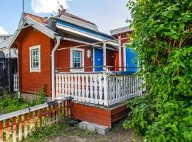 Simple little cottage in a cozy courtyard in Vimmerby