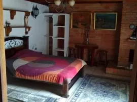 Confortable y privado estudio en zona exclusiva .