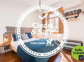 Stunning and Spacious Lofts just by Graça and Alfama, hotel near Santa Apolonia Metro Station, Lisbon