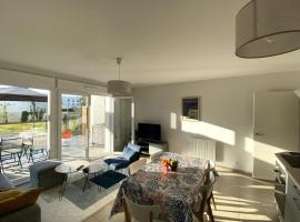 Residence 350 meters from the main beach chez lena, khách sạn ở Quiberon