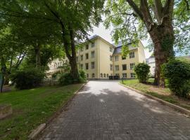 Lunas Appartements in der alten Schule Essen, hotel poblíž významného místa ThyssenKrupp Headquarters, Essen