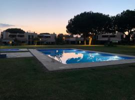 Kotedža Casa de Férias com piscina - Condominio Vilamouraténis Vilamūrā