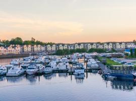 Five bedroom waterfront house, golf hotel in Carrick on Shannon