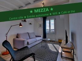 Appartement "MEZZA" centre ville de VITRÉ, hotelli kohteessa Vitré lähellä maamerkkiä Rochers-Sevigne Golf Course