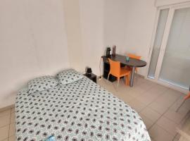 Studio équipé face CHU, apartman u gradu 'Saint-Priest-en-Jarez'