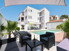 Apartmani Leona, hotel di Bibinje