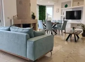 Physis Apt- Big comfortable apartment with view