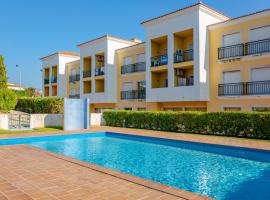 One Bed Amazing Sunset with Garage , Pool & Lift, Center Algarve, appartement in Alcantarilha