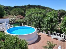 Chalet rural La Solana, a 12 Kilómetros de Córdoba en plena sierra, con piscina, chata v destinaci Córdoba