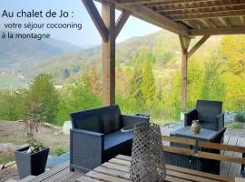 Au chalet de JO avec accès à l'espace piscine et jacuzzi