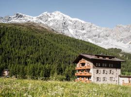 Pension Dangl - Glacier Rock, place to stay in Solda