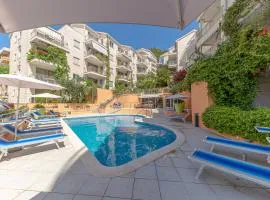 Petrovac Bay Apartments