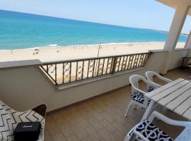 Azzurro apartamento Calabria อพาร์ตเมนต์ในMarina di Strongoli