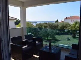 New Gem With a Seaside View-Apartments Torlak Rab