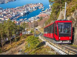 Sentrumsnær leilighet med 3 soverom., hotel cerca de Casa solariega Damsgård, Bergen