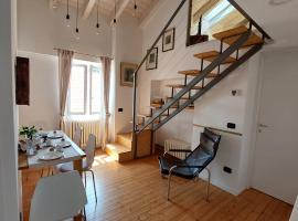 Anju d´Oro & Azzurro - Charming Apartments, hotel v destinaci Lesa