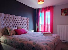 Le Thourottois*Centre ville*Wifi*Spacieux*Confort* Saint-Gobain, hotell i Thourotte